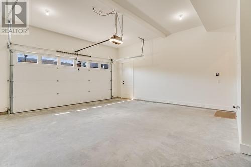 4956 Bucktail Lane, Kelowna, BC - Indoor Photo Showing Garage