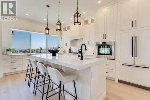 4956 Bucktail Lane, Kelowna, BC - Indoor Photo Showing Kitchen With Upgraded Kitchen