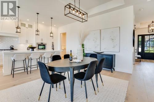 4956 Bucktail Lane, Kelowna, BC - Indoor Photo Showing Dining Room