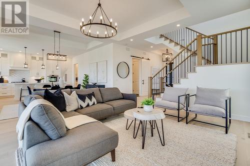 4956 Bucktail Lane, Kelowna, BC - Indoor Photo Showing Living Room