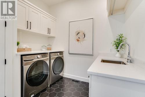 4956 Bucktail Lane, Kelowna, BC - Indoor Photo Showing Laundry Room