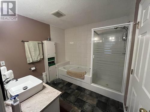 6 11 Eagle Crescent, Williams Lake, BC - Indoor Photo Showing Bathroom