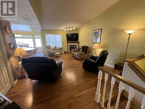 6 11 Eagle Crescent, Williams Lake, BC - Indoor Photo Showing Living Room