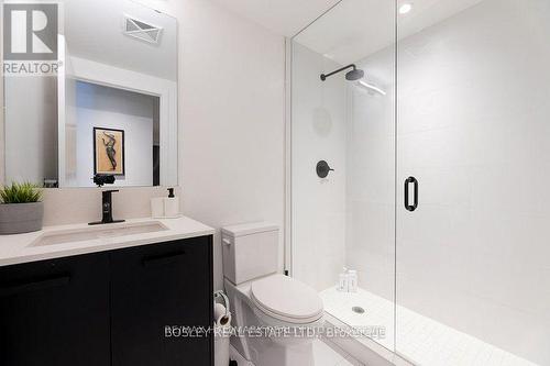 407 - 1888 Queen Street E, Toronto (The Beaches), ON - Indoor Photo Showing Bathroom