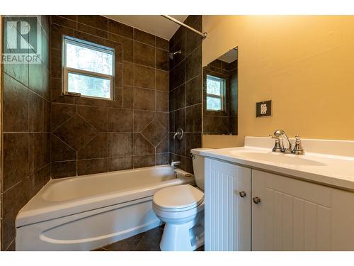 773 Nicholson  Road, Golden, BC - Indoor Photo Showing Bathroom