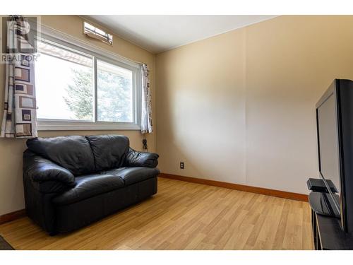 773 Nicholson  Road, Golden, BC - Indoor Photo Showing Living Room