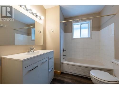 773 Nicholson  Road, Golden, BC - Indoor Photo Showing Bathroom