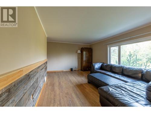 773 Nicholson  Road, Golden, BC - Indoor Photo Showing Living Room