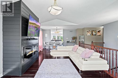 5183 Sherkston Road, Port Colborne (Sherkston), ON - Indoor Photo Showing Living Room