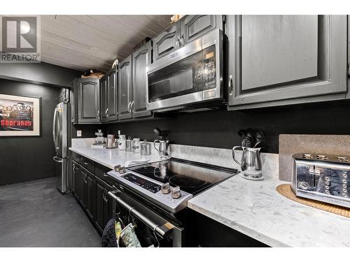 2449 Waverly Place, Blind Bay, BC - Indoor Photo Showing Kitchen