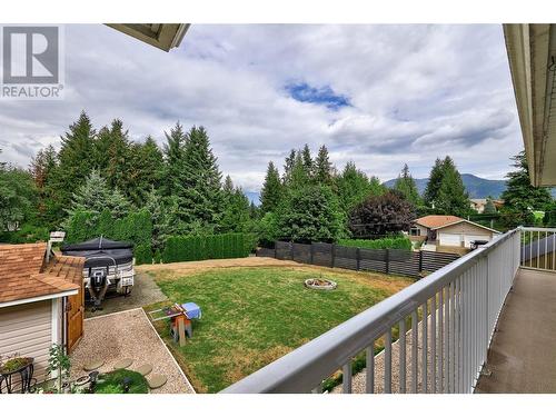 2449 Waverly Place, Blind Bay, BC - Outdoor