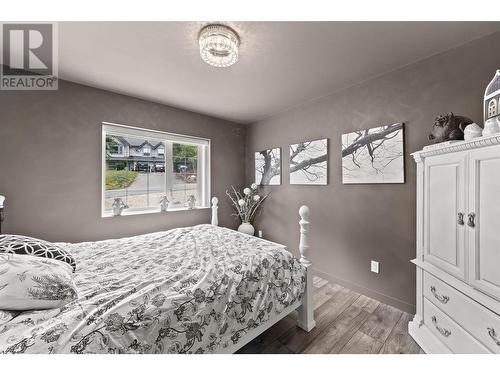 2449 Waverly Place, Blind Bay, BC - Indoor Photo Showing Bedroom