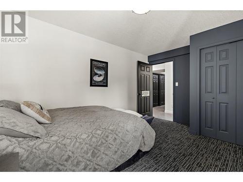 2449 Waverly Place, Blind Bay, BC - Indoor Photo Showing Bedroom