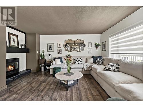 2449 Waverly Place, Blind Bay, BC - Indoor Photo Showing Living Room With Fireplace