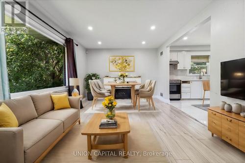 751 Leroy Avenue, London, ON - Indoor Photo Showing Living Room