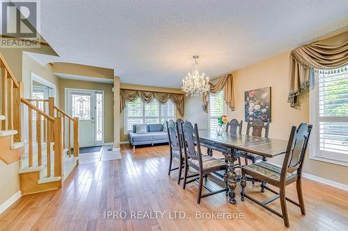 2251 Kenneth Crescent, Burlington, ON - Indoor Photo Showing Dining Room