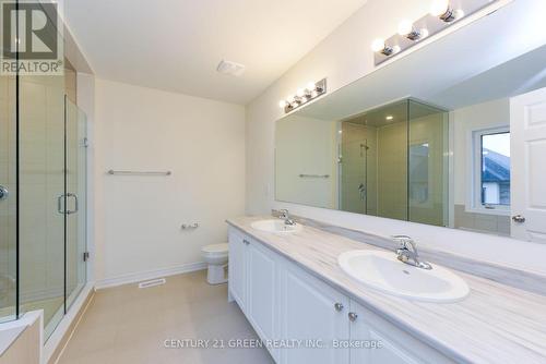 3932 Leonardo Street, Burlington, ON - Indoor Photo Showing Bathroom