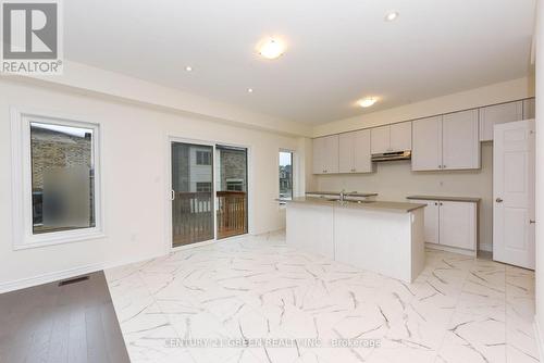 3932 Leonardo Street, Burlington (Alton), ON - Indoor Photo Showing Kitchen