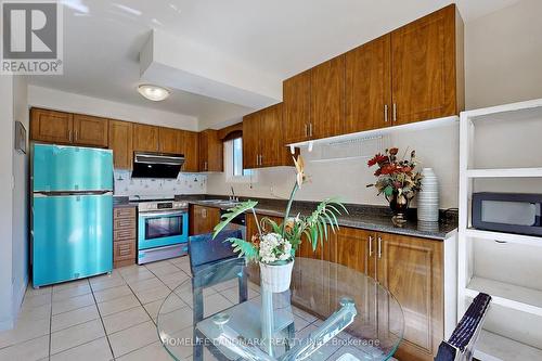 940 Monte Carlo Court, Mississauga (Creditview), ON - Indoor Photo Showing Kitchen