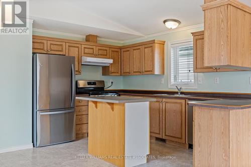 43 Water Street, Puslinch, ON - Indoor Photo Showing Kitchen With Double Sink