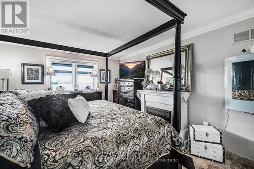 491-493 Dewitt Road, Hamilton (Lakeshore), ON - Indoor Photo Showing Bedroom