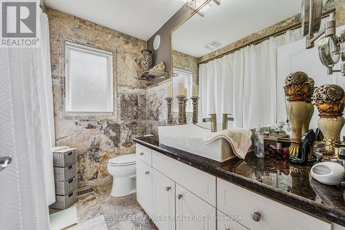 491-493 Dewitt Road, Hamilton (Lakeshore), ON - Indoor Photo Showing Bathroom