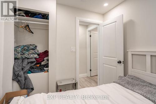 68 Harrison Avenue S, Hamilton (Homeside), ON - Indoor Photo Showing Bedroom