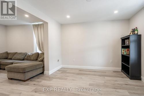 68 Harrison Avenue S, Hamilton, ON - Indoor