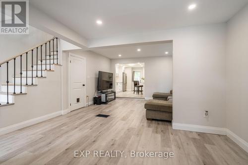 68 Harrison Avenue S, Hamilton, ON - Indoor