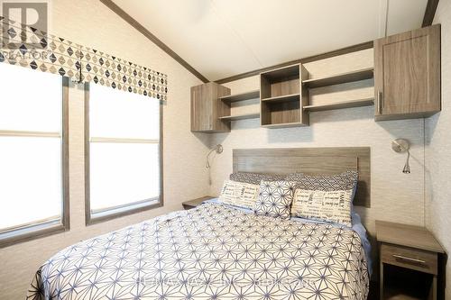 819 - 225 Platten Boulevard, Scugog (Port Perry), ON - Indoor Photo Showing Bedroom