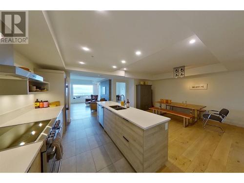 131 Harbourfront Drive Ne Unit# 402, Salmon Arm, BC - Indoor