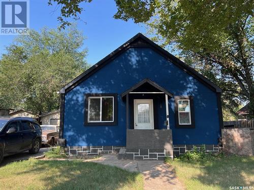 1581 103Rd Street, North Battleford, SK - Outdoor With Facade