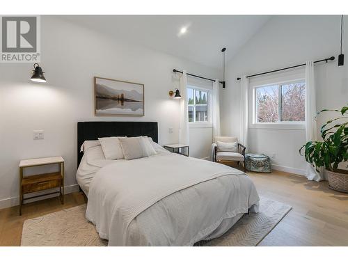 599 Sherwood Road, Kelowna, BC - Indoor Photo Showing Bedroom