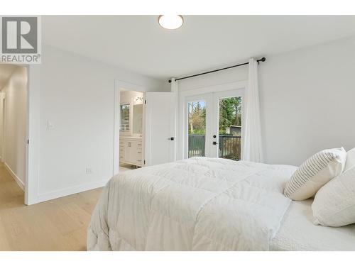 599 Sherwood Road, Kelowna, BC - Indoor Photo Showing Bedroom