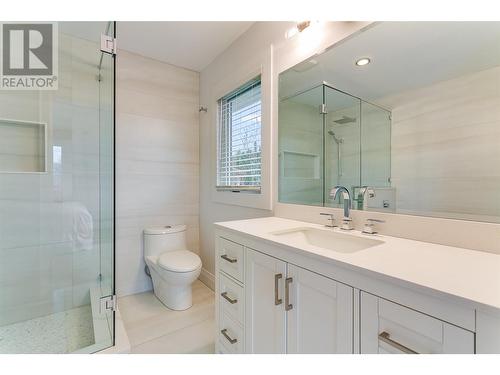 599 Sherwood Road, Kelowna, BC - Indoor Photo Showing Bathroom