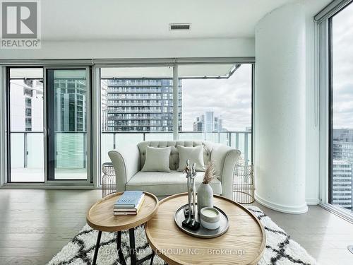 4009 - 101 Peter Street, Toronto (Waterfront Communities), ON - Indoor