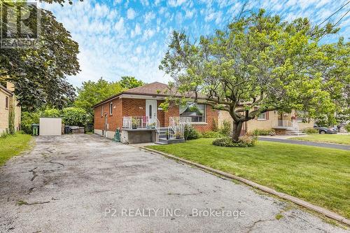 120 Brighton Avenue, Toronto (Bathurst Manor), ON - Outdoor