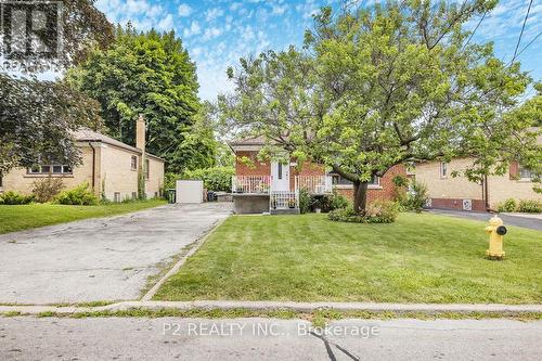 120 Brighton Avenue, Toronto (Bathurst Manor), ON - Outdoor