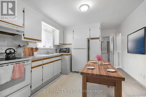 120 Brighton Avenue, Toronto (Bathurst Manor), ON - Indoor Photo Showing Kitchen