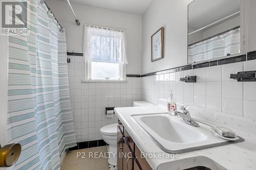 120 Brighton Avenue, Toronto (Bathurst Manor), ON - Indoor Photo Showing Bathroom