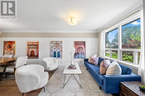 54 Tower Drive, Toronto (Wexford-Maryvale), ON - Indoor Photo Showing Living Room