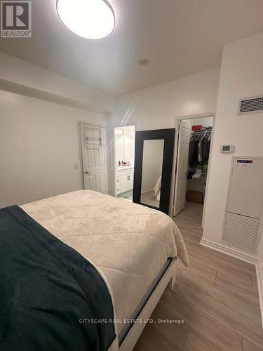 121 - 339 Rathburn Road W, Mississauga (City Centre), ON - Indoor Photo Showing Bedroom