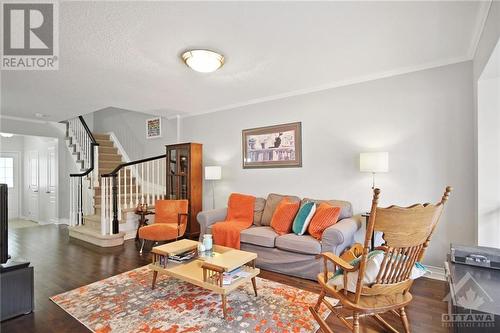 105 Rustwood Private, Ottawa, ON - Indoor Photo Showing Living Room