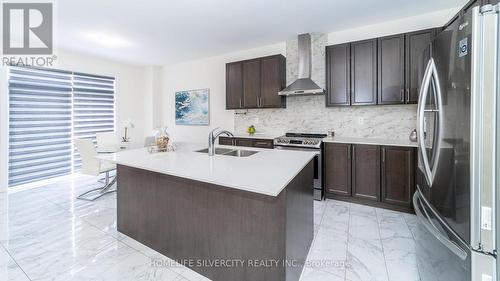 15 Neil Promenade, Caledon, ON - Indoor Photo Showing Kitchen With Double Sink With Upgraded Kitchen