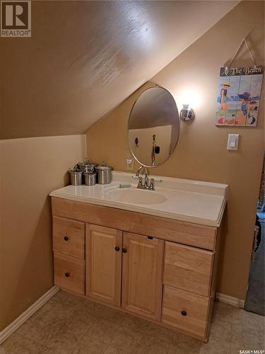 303 3Rd Street, Vonda, SK - Indoor Photo Showing Bathroom