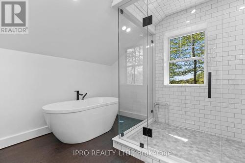 39 Todholm Drive, Muskoka Lakes, ON - Indoor Photo Showing Bathroom