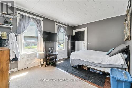 640 King Street, Port Colborne, ON - Indoor Photo Showing Bedroom