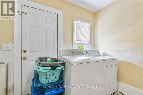 640 King Street, Port Colborne, ON - Indoor Photo Showing Laundry Room