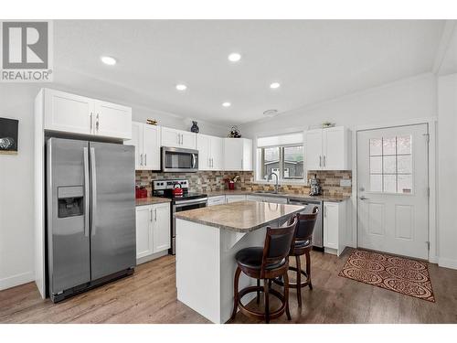 1835 Nancee Way Court Unit# 65, West Kelowna, BC - Indoor Photo Showing Kitchen With Upgraded Kitchen