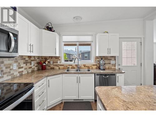 1835 Nancee Way Court Unit# 65, West Kelowna, BC - Indoor Photo Showing Kitchen With Double Sink